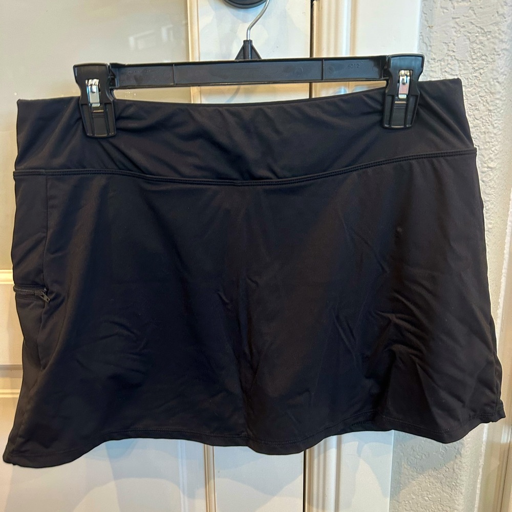 Beach House swim skirt skirt. Black. size 12. Gently worn. Good condition.